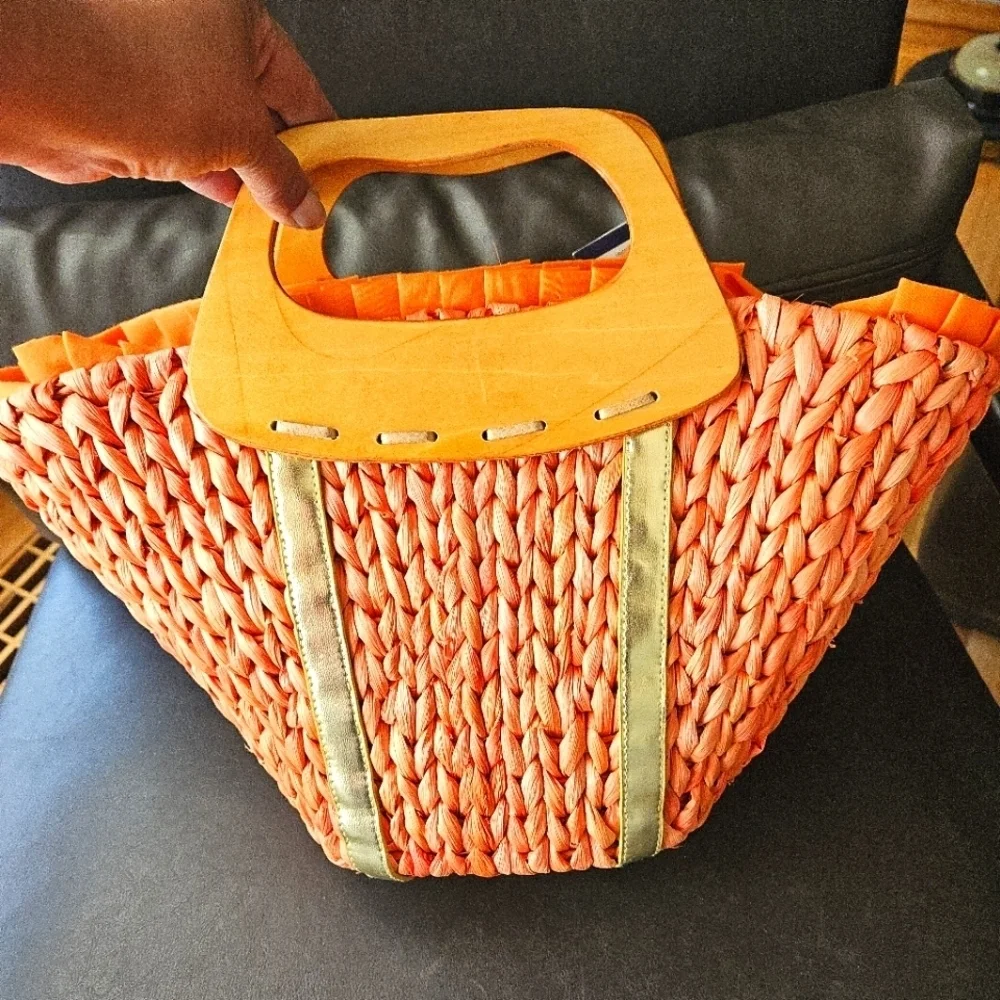 Seagull Studios "Urban Beach" Tangerine Raffia with Cornhusk Wooden Handles Bag - Picture 2 of 15